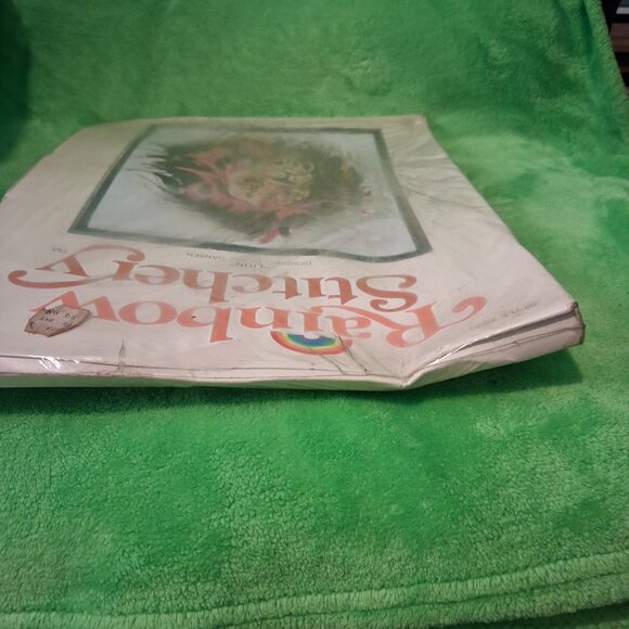 Vintage Rainbow Lion Stitchery Kit 1978 SEALED Embroidery Kit - Picture 3 of 10